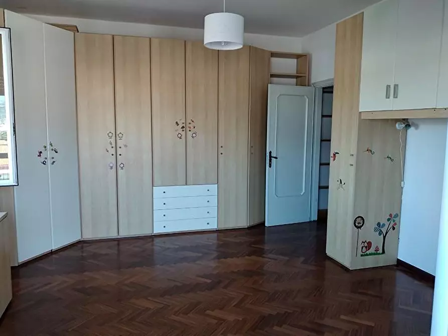 Immagine 12 di Mansarda in vendita  a Carrara