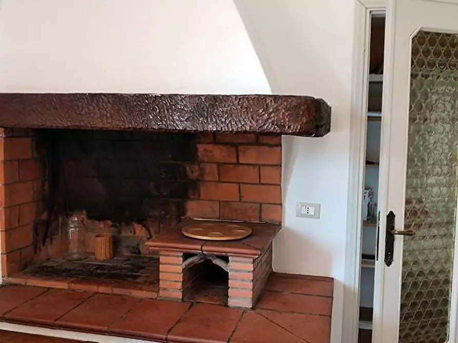 Immagine 9 di Mansarda in vendita  a Carrara