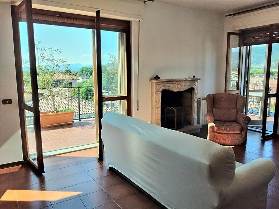 Immagine 1 di Mansarda in vendita  a Carrara