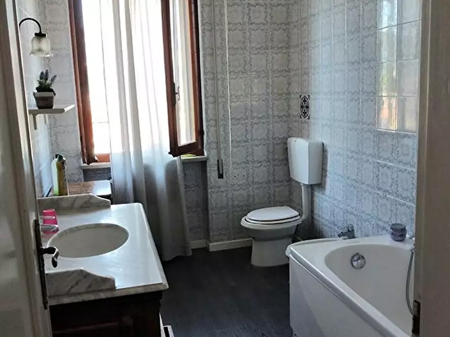 Immagine 14 di Mansarda in vendita  a Carrara