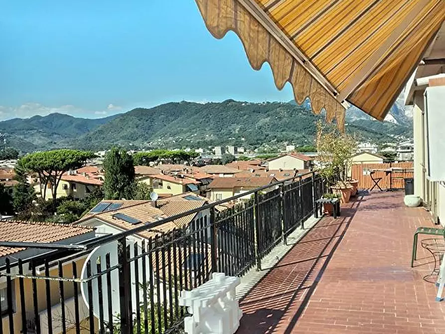 Immagine 20 di Mansarda in vendita  a Carrara