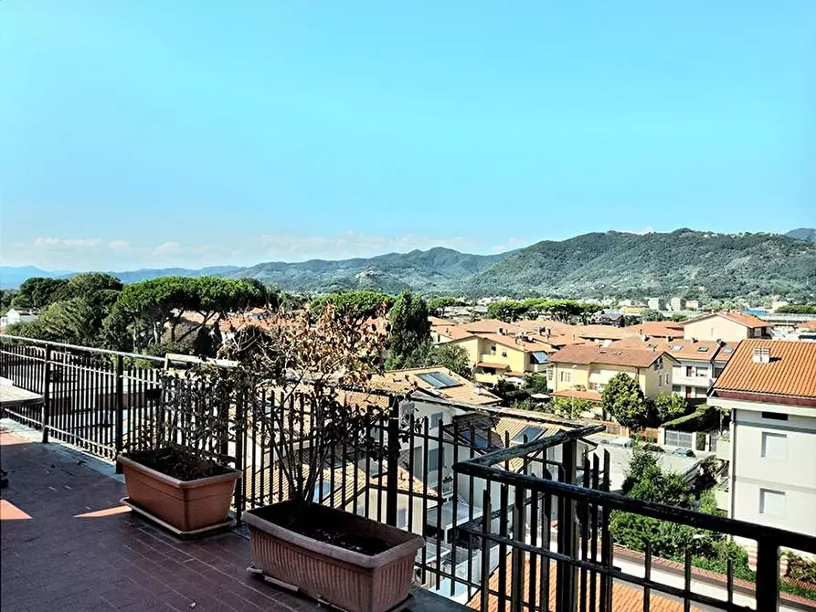 Immagine 19 di Mansarda in vendita  a Carrara