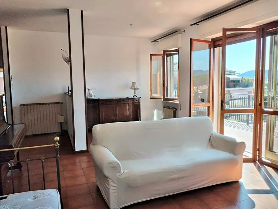 Immagine 3 di Mansarda in vendita  a Carrara