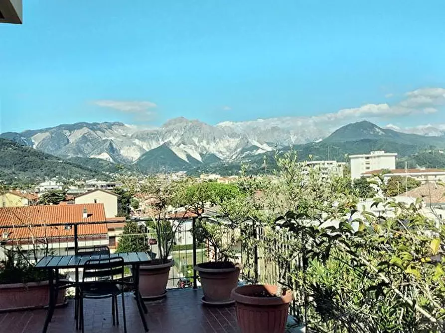 Immagine 17 di Mansarda in vendita  a Carrara