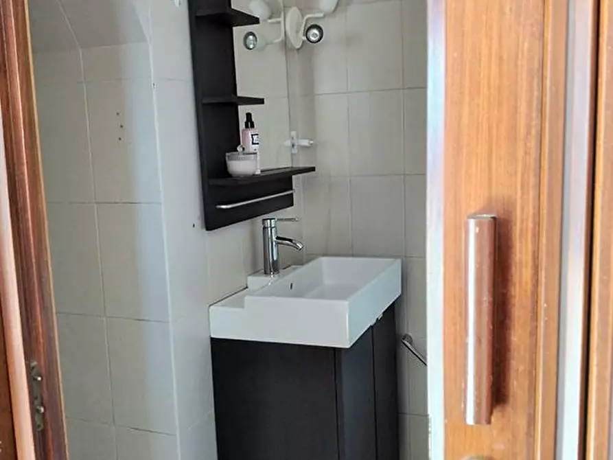 Immagine 16 di Mansarda in vendita  a Carrara