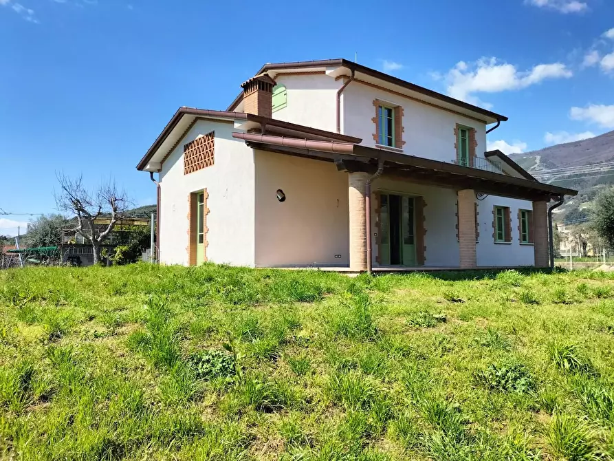 Immagine 10 di Villa in vendita  a Pietrasanta
