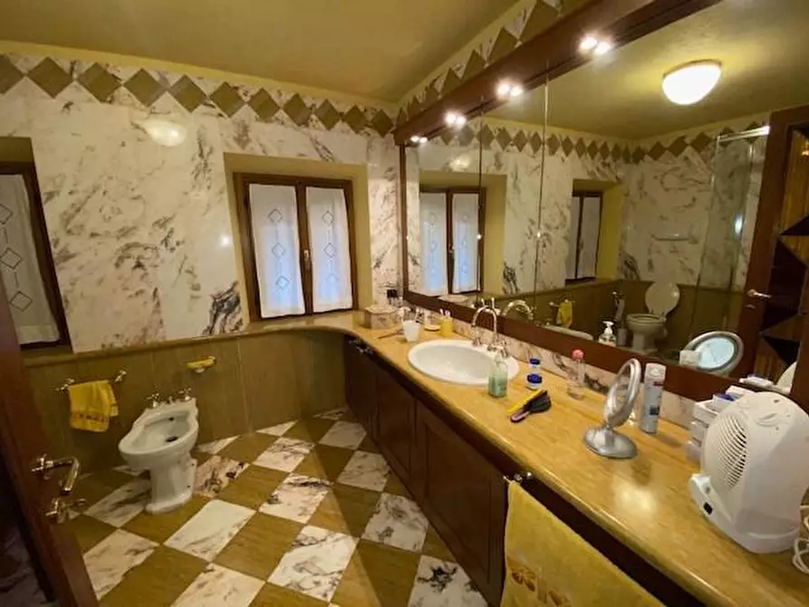 Immagine 32 di Casa colonica in vendita  a Buggiano