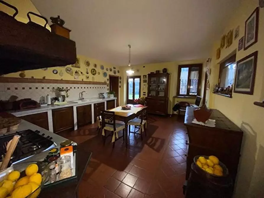 Immagine 25 di Casa colonica in vendita  a Buggiano