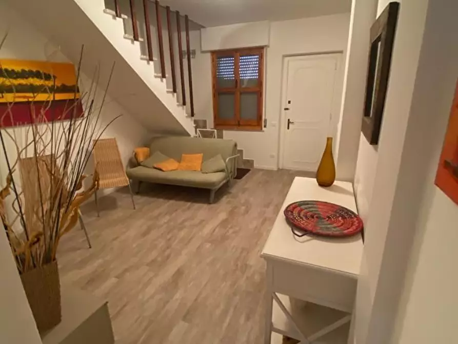 Immagine 2 di Appartamento in vendita  a Massa