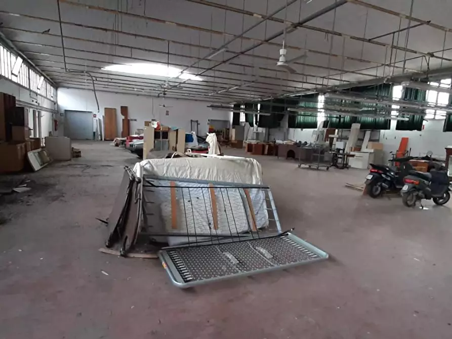 Immagine 19 di Attività artigianale in vendita  a Bientina