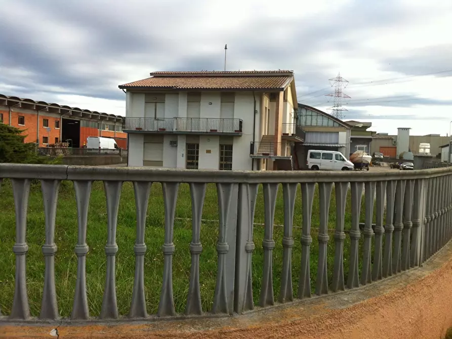 Immagine 4 di Attività artigianale in vendita  a Bientina