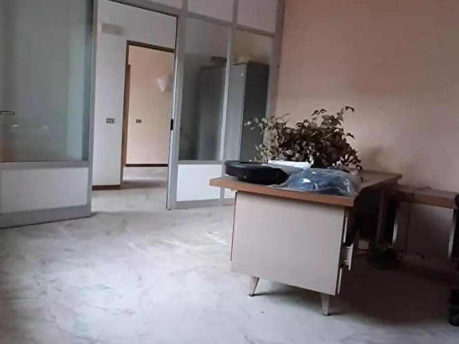 Immagine 10 di Attività artigianale in vendita  a Bientina