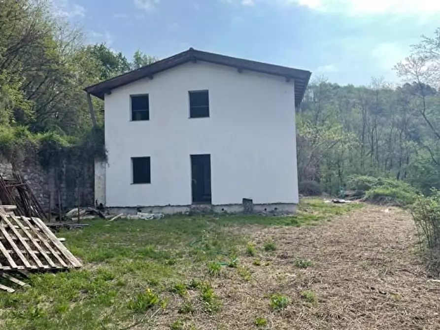 Immagine 1 di Casa bifamiliare in vendita  a Barga