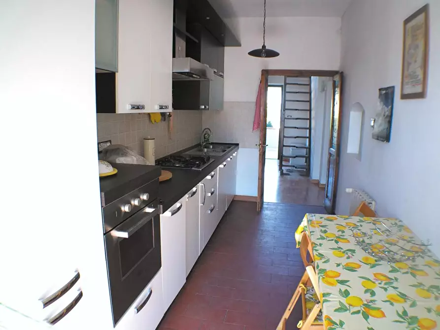 Immagine 8 di Appartamento in vendita  a Carrara