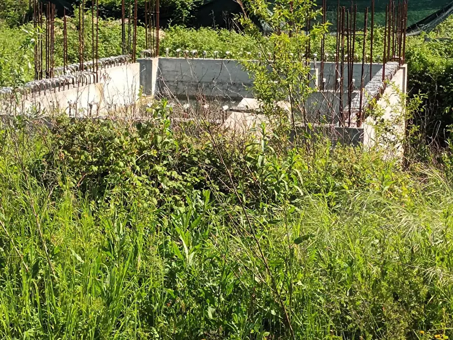 Immagine 12 di Terreno residenziale in vendita  a Lucca