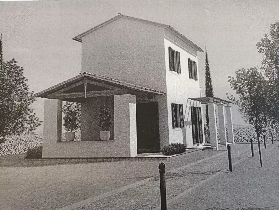 Immagine 17 di Terreno residenziale in vendita  a Lucca