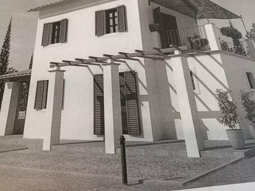 Immagine 18 di Terreno residenziale in vendita  a Lucca