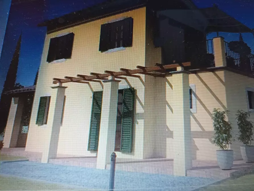 Immagine 6 di Terreno residenziale in vendita  a Lucca