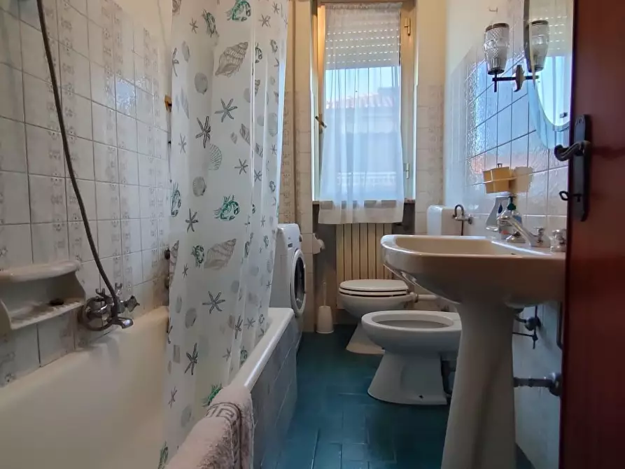 Immagine 9 di Appartamento in affitto  a Massa