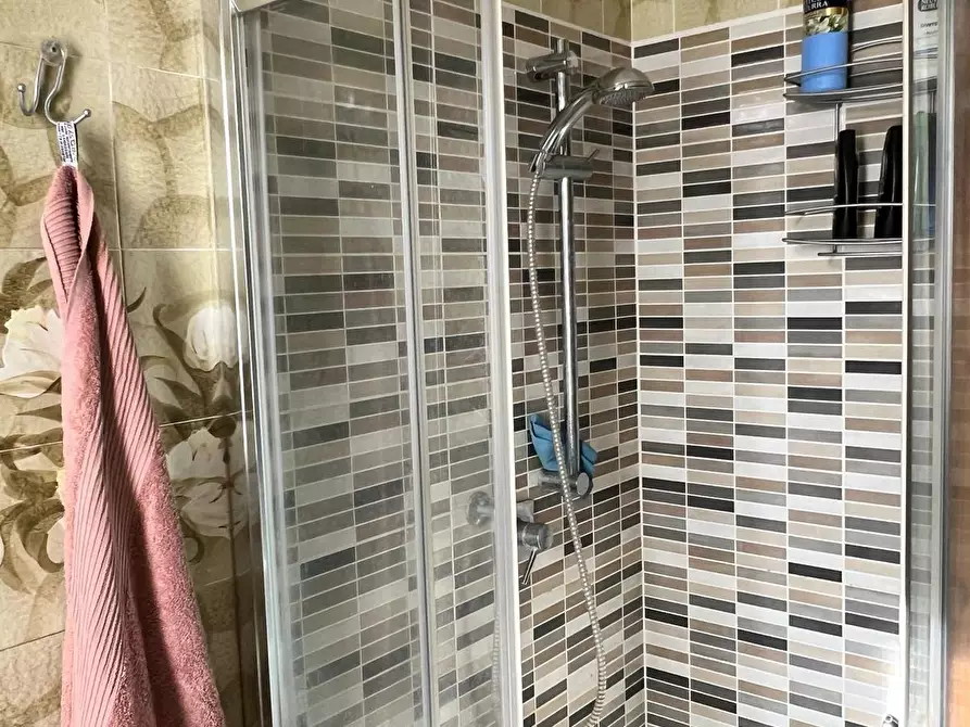 Immagine 9 di Appartamento in vendita  a Siena