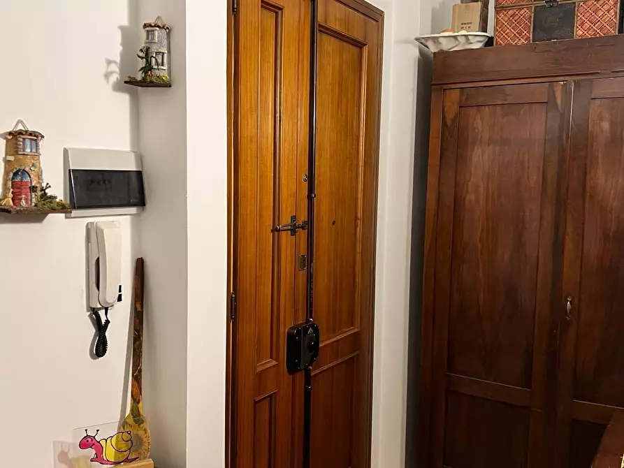 Immagine 2 di Appartamento in vendita  a Siena