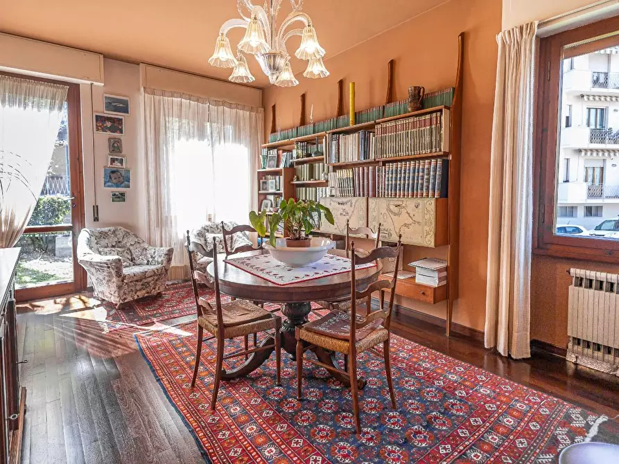 Immagine 4 di Villa in vendita  a Pontedera