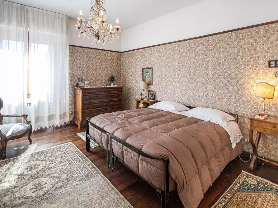 Immagine 15 di Villa in vendita  a Pontedera