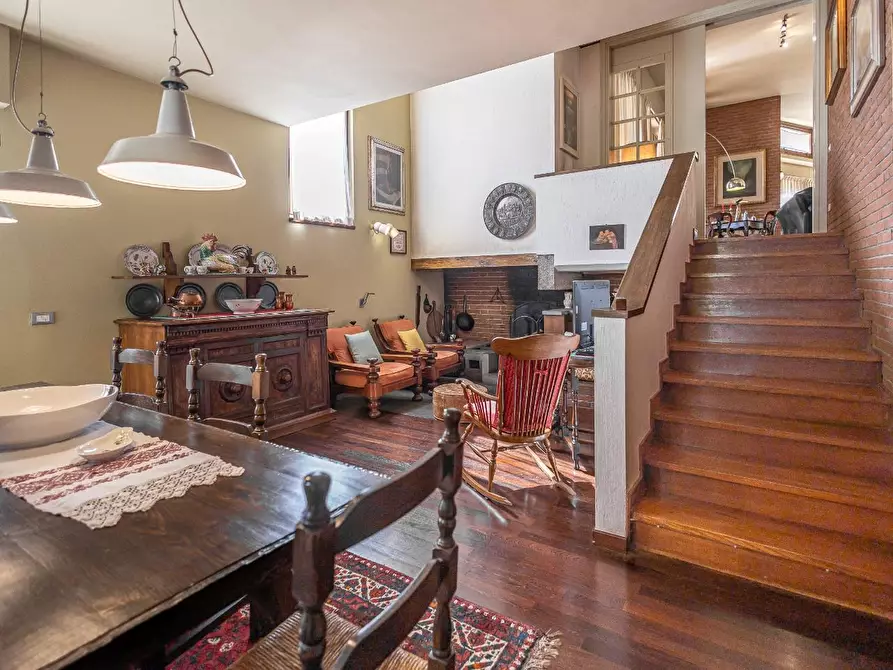 Immagine 9 di Villa in vendita  a Pontedera