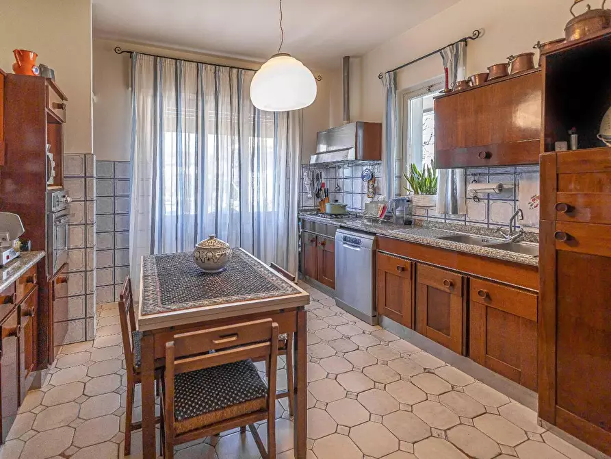 Immagine 6 di Villa in vendita  a Pontedera