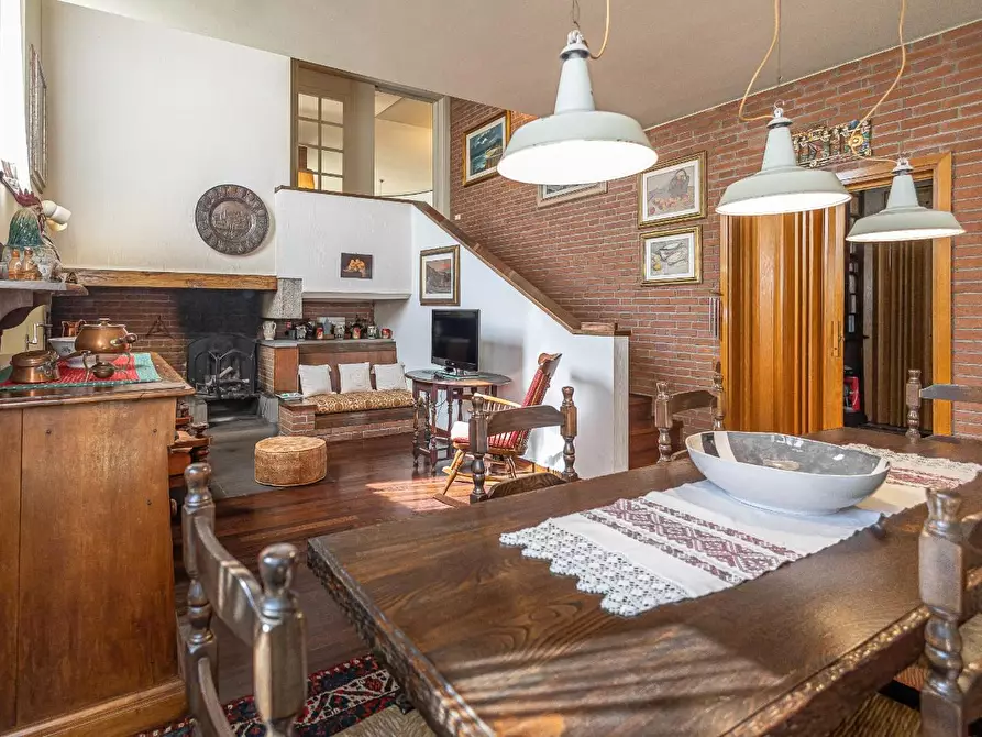 Immagine 10 di Villa in vendita  a Pontedera