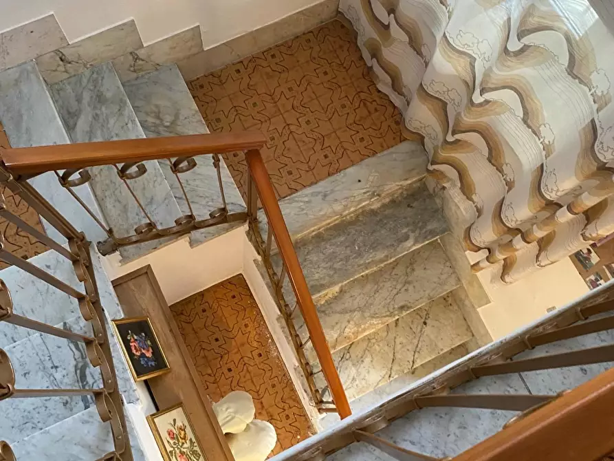 Immagine 12 di Casa semindipendente in vendita  a Massa