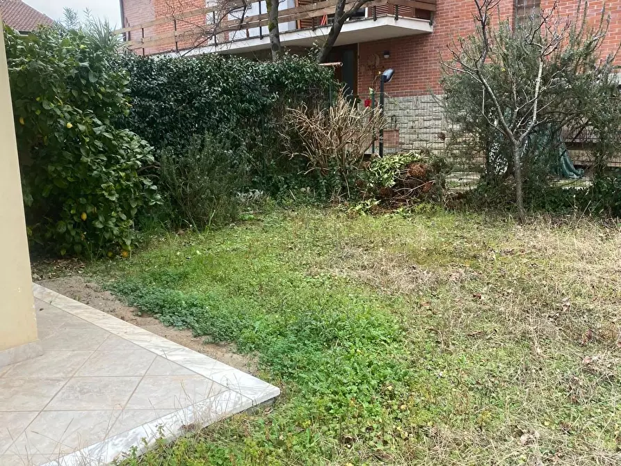 Immagine 2 di Villetta a schiera in vendita  a Montignoso