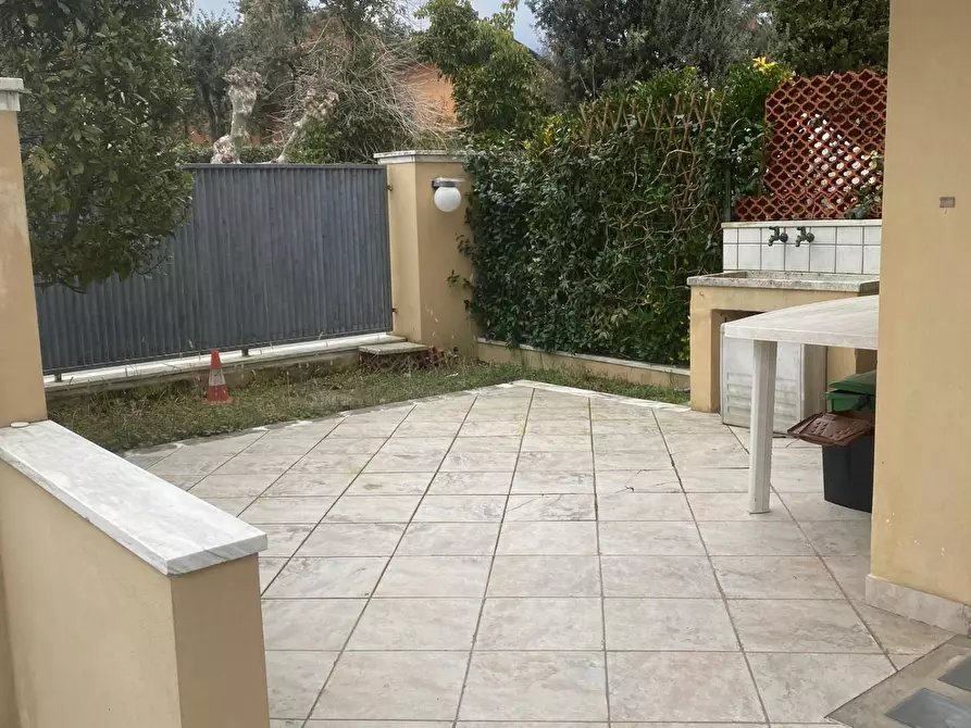 Immagine 5 di Villetta a schiera in vendita  a Montignoso