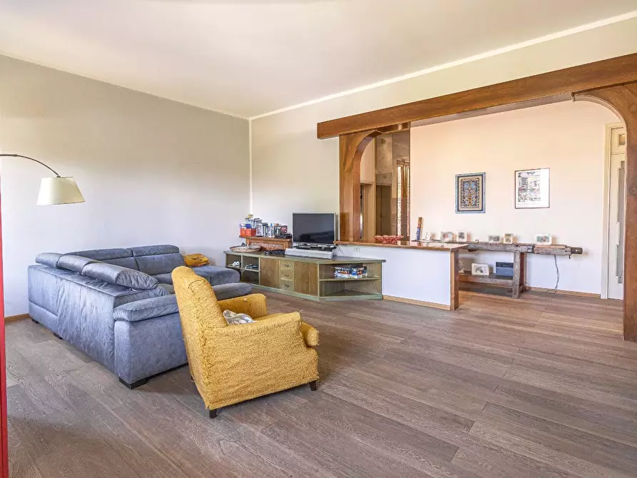 Immagine 3 di Villa in vendita  a Fucecchio