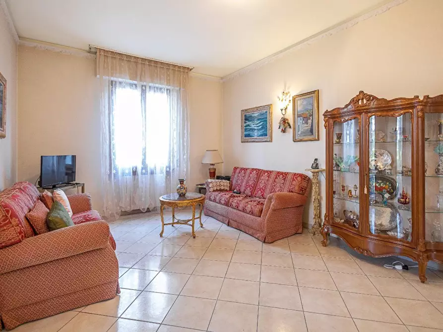 Immagine 21 di Villa in vendita  a Fucecchio