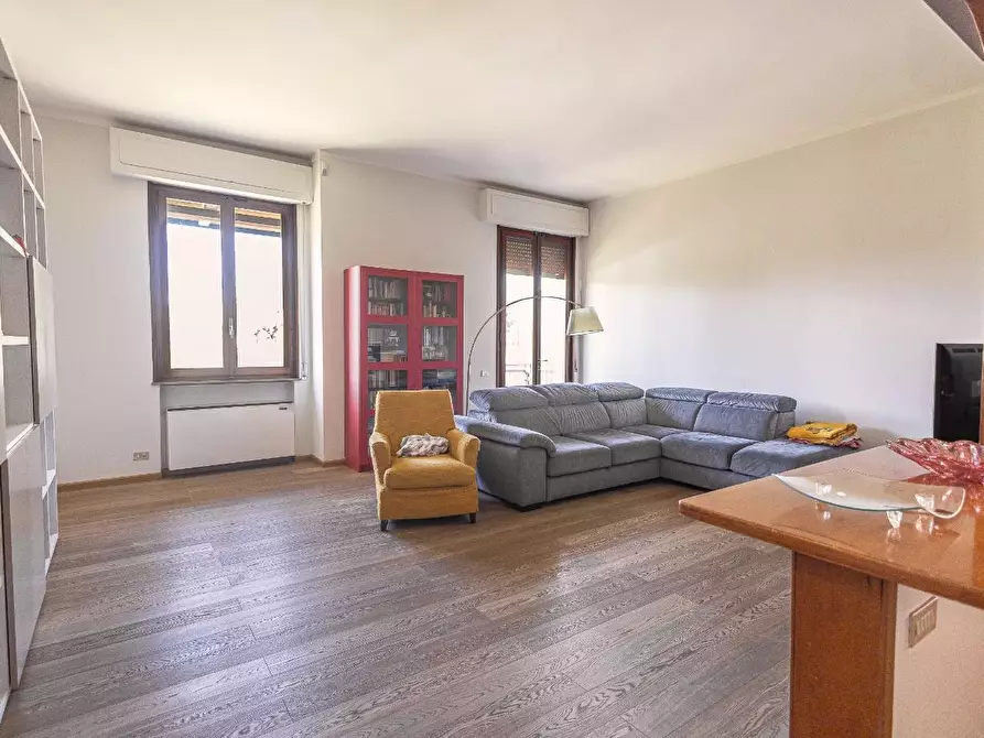 Immagine 2 di Villa in vendita  a Fucecchio