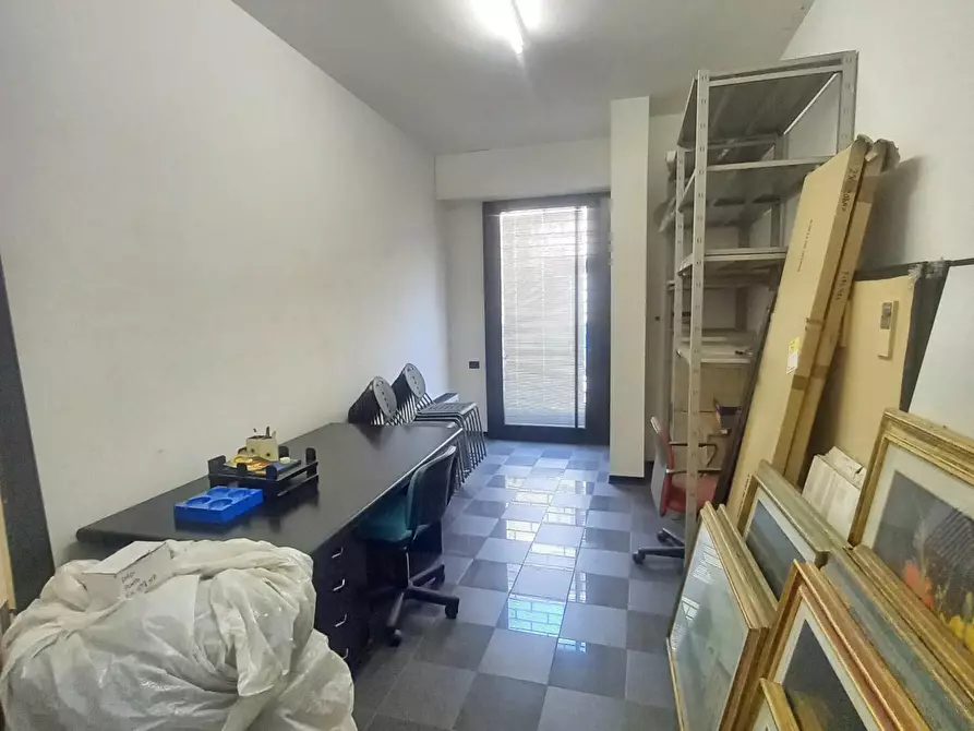 Immagine 8 di Negozio in vendita  a Castelfiorentino