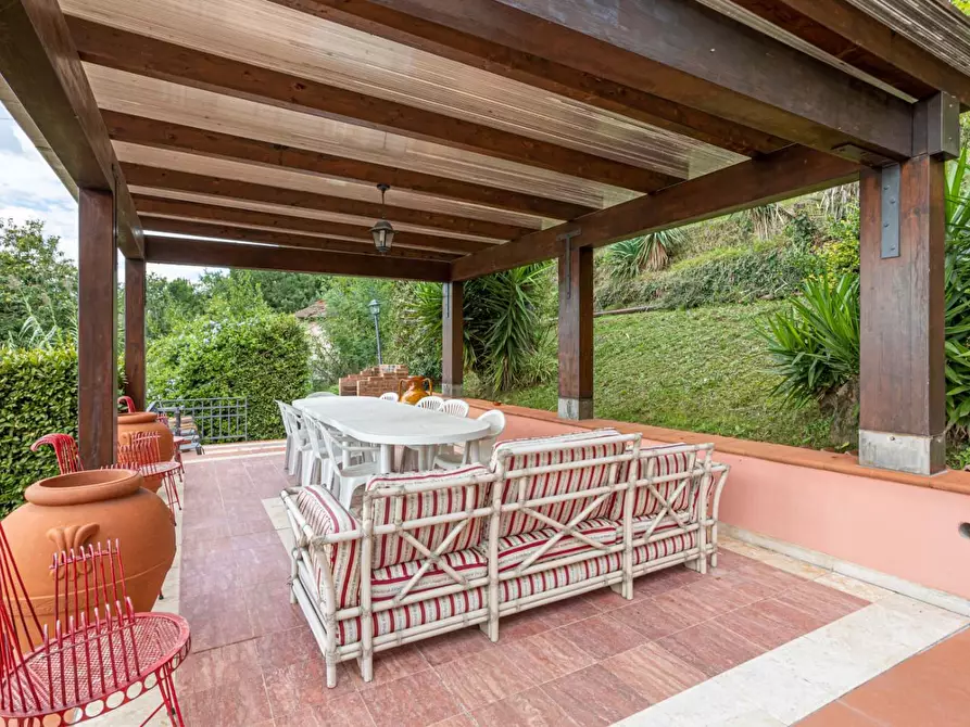 Immagine 22 di Villa in vendita  a Carrara
