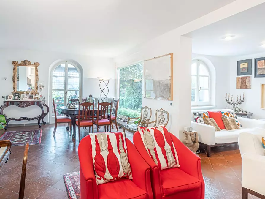 Immagine 3 di Villa in vendita  a Carrara