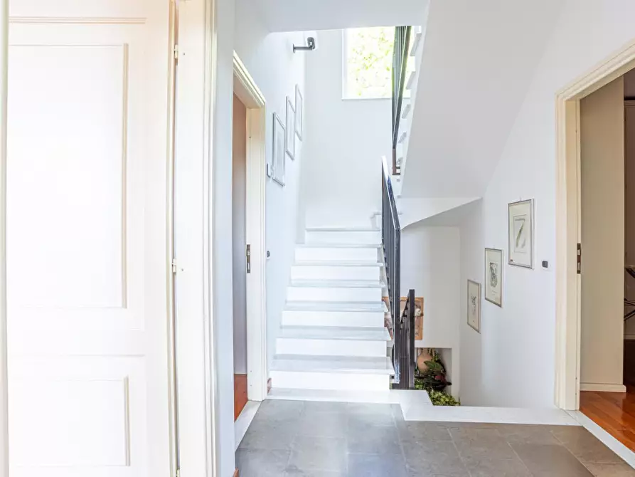 Immagine 14 di Villa in vendita  a Carrara