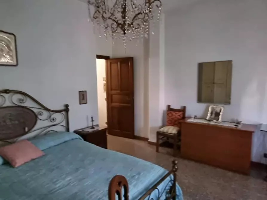 Immagine 23 di Villa in vendita  a Carrara
