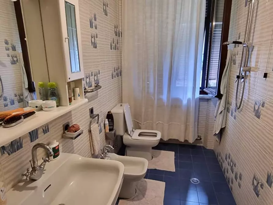 Immagine 9 di Villa in vendita  a Carrara