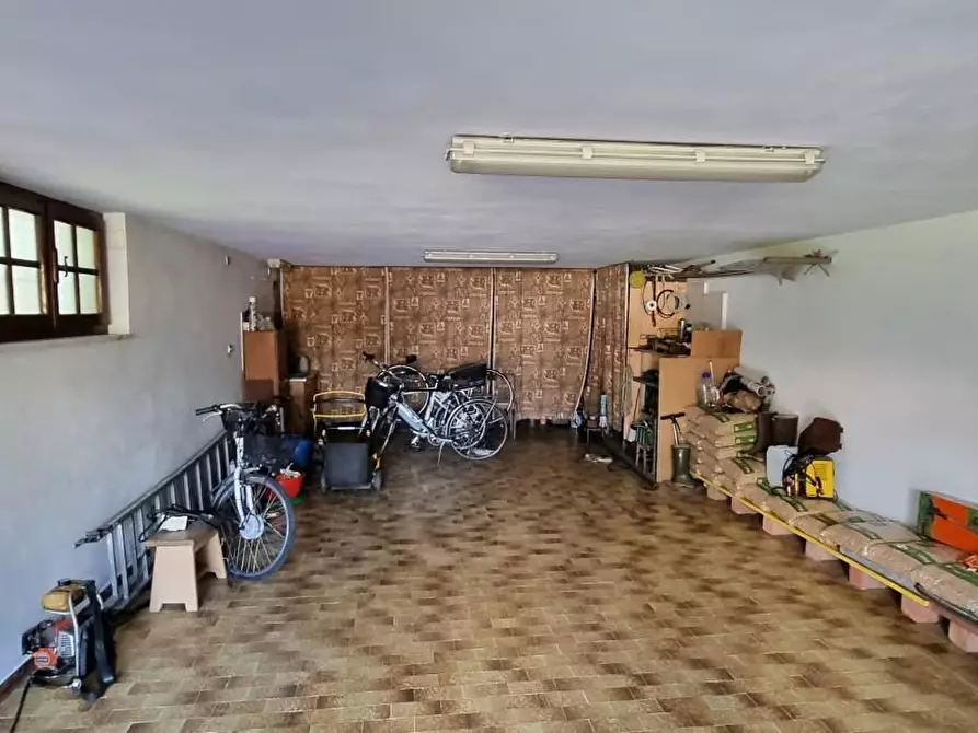 Immagine 39 di Villa in vendita  a Carrara