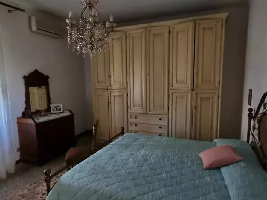 Immagine 22 di Villa in vendita  a Carrara