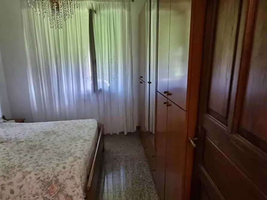 Immagine 19 di Villa in vendita  a Carrara