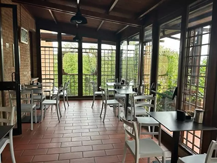 Immagine 2 di Locale commerciale in vendita  a Siena