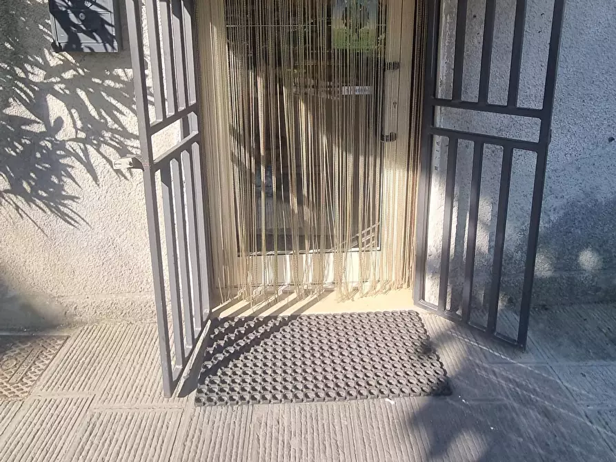 Immagine 3 di Locale commerciale in affitto  a Collesalvetti