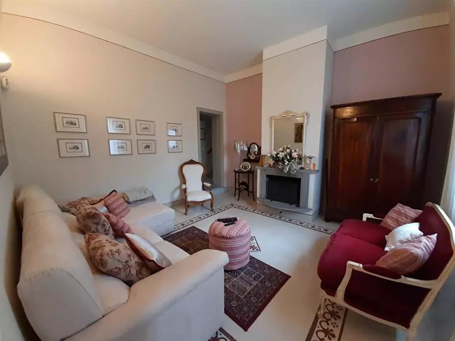 Immagine 17 di Villa in vendita  a Pisa