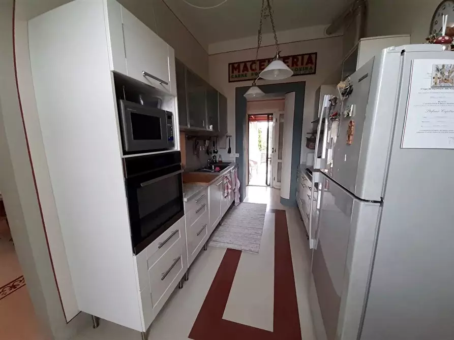 Immagine 8 di Villa in vendita  a Pisa