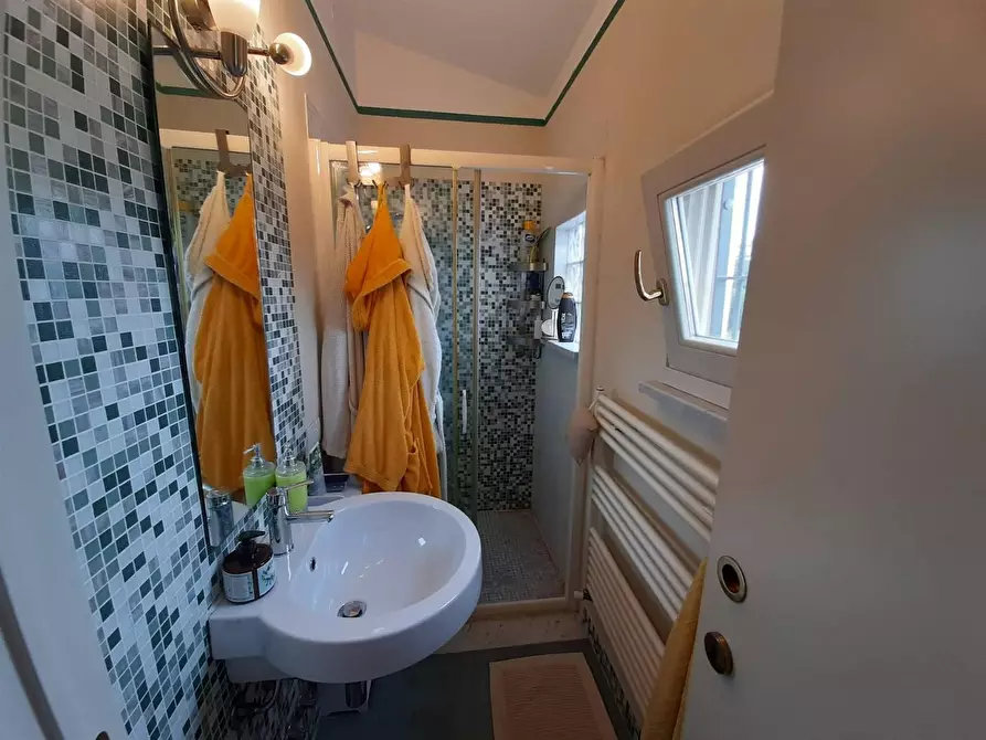 Immagine 15 di Villa in vendita  a Pisa